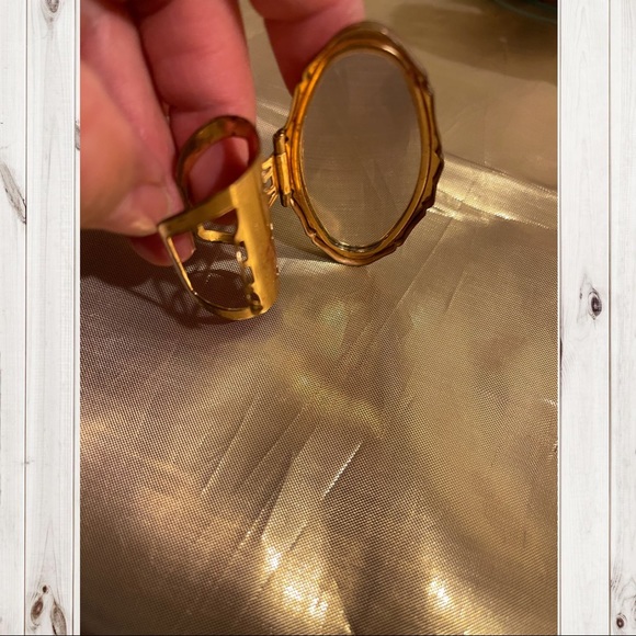 VINTAGE RING GOLD TONE / LIPSTICK HOLDER - Picture 5 of 8